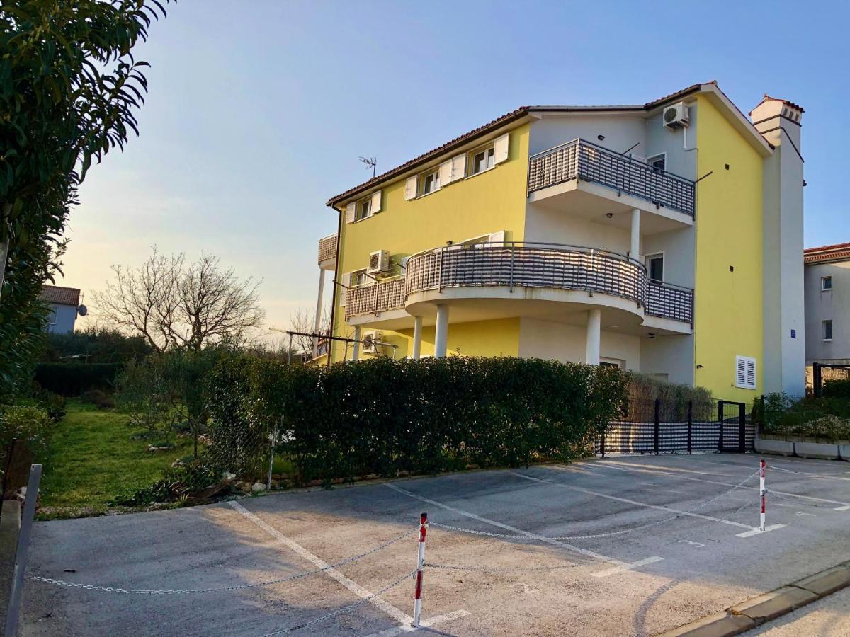 Goldfinch Estate Apartment Banjole Exterior photo